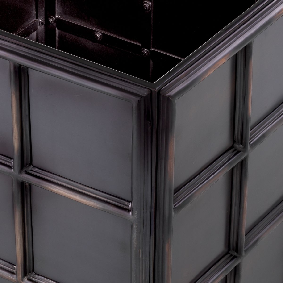 Planter Grid M